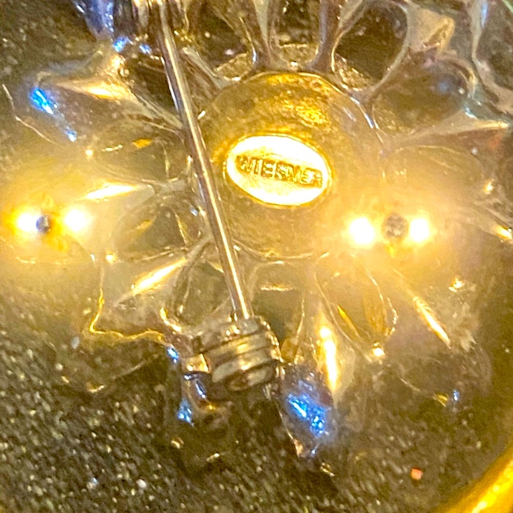 Round Wiesner pin /brooch